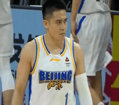 北京男籃擊敗廣州3連勝麥基19+7陳盈駿13+5+13