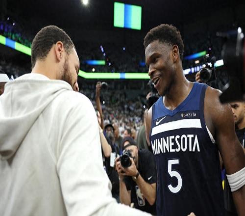 就在今天，安東尼16年前書寫的得分紀(jì)錄，被25歲愛(ài)德華茲打破了