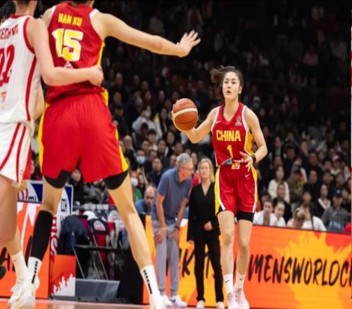 辜負(fù)宮魯鳴！女籃新扛旗人5中1+3失誤，球迷：還不如李緣