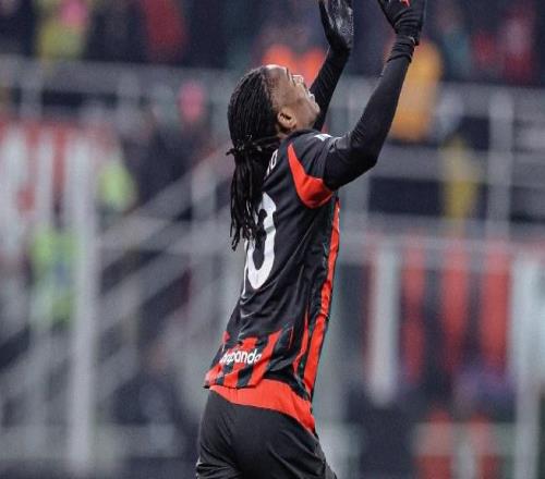 意甲強(qiáng)行造懸念失??！拉齊奧10雙殺AC米蘭，國米笑納大禮8分領(lǐng)跑