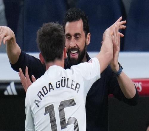 对埃尔切皇马场上最后有七名青训球员,阵容平均年龄仅23.3岁