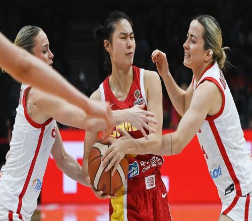 出線！中國女籃8474后，明白宮魯鳴為何重用新人，真是用心良苦