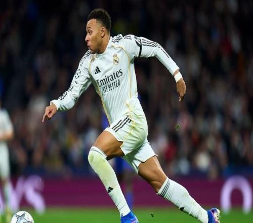 記者：西甲冠軍還有懸念，因為皇馬與巴薩的積分差距并不大