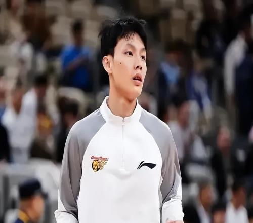 廣東球迷刷屏杜鋒下課！進(jìn)攻只靠外援，防守到處漏，2將被用廢了