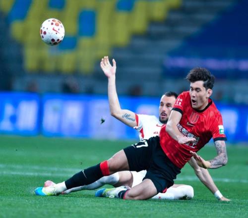 一场10，让中超榜首易主，神仙进球诞生：第79分钟角球破门绝杀