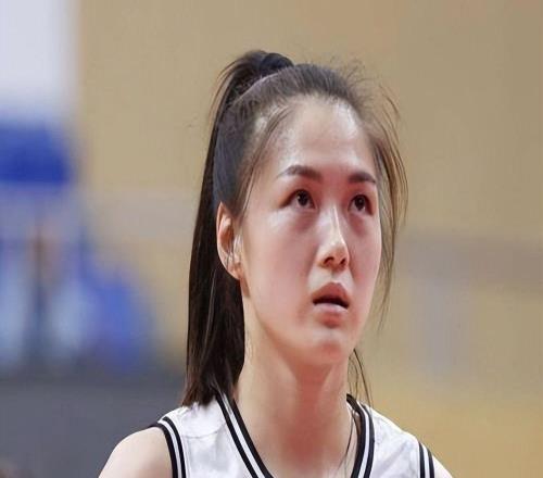 僅3分！中國女籃險遭捷克逆轉(zhuǎn)揪出罪魁禍?zhǔn)?，王思雨?次為她出頭