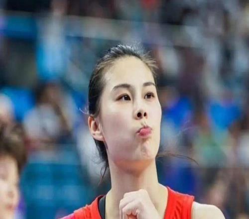 中國隊進世界杯！主教練用人昏庸，王思雨成唯一救贖