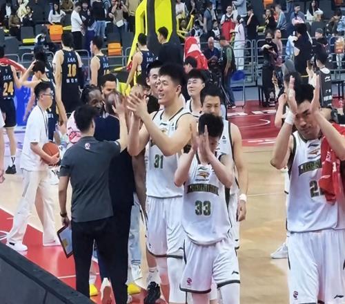 0分0分還是0分！廣東慘敗他是最失意之人，不上場球隊反贏遼寧7分