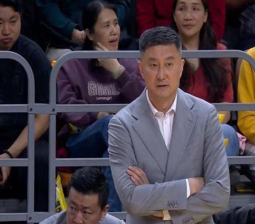 廣東對(duì)陣新疆，CCTV5直播，杜鋒沒(méi)有退路，如繼續(xù)輸球或下課