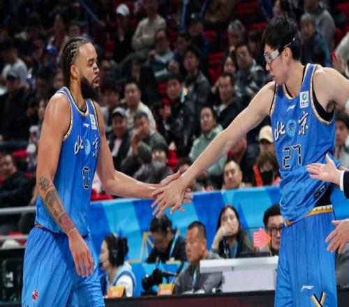 北京大勝天津豪取四連勝！周琦23+13統(tǒng)治內(nèi)線麥基9+10林庭謙19分