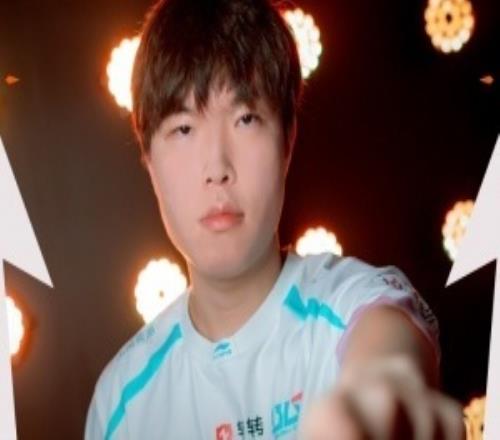 LPL賽事官方祝賀BLG取勝：所有的一劍成名，都是百戰(zhàn)成鋼