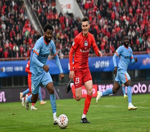 遼寧鐵人后，又一爭冠隊(duì)倒下，球迷：不愧是河南隊(duì)，專治各種不服