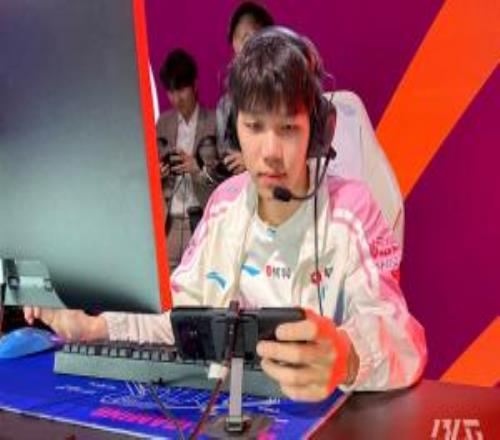 O博士!ON决胜局青钢影辅助取得成效此前科研冰鸟辅助效果显著