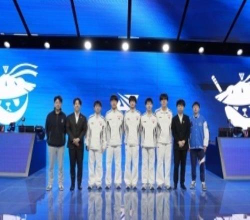 格局呢網(wǎng)友在AL愛笑微博評論“外戰(zhàn)看BLG”結(jié)果慘遭刪除并被拉黑