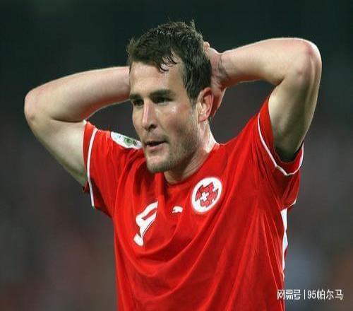30岁养老,法甲德甲两开花,逢大赛就抽,是瑞士军团也是行走炸弹