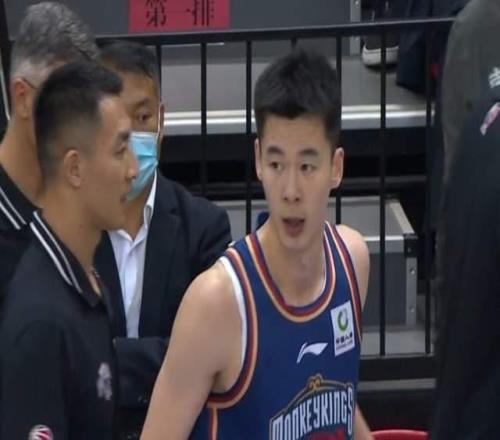 山東大漢太勇了！與隊(duì)友爆發(fā)沖突，遭主帥打壓，還能進(jìn)國家隊(duì)嗎