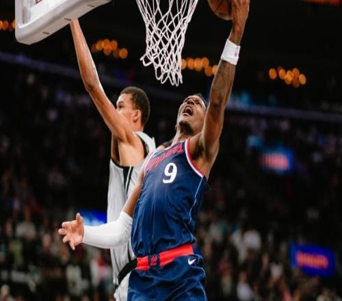 50勝！小卡傷停馬刺拒快船24分逆轉(zhuǎn)文班21+13創(chuàng)歷史首人紀錄