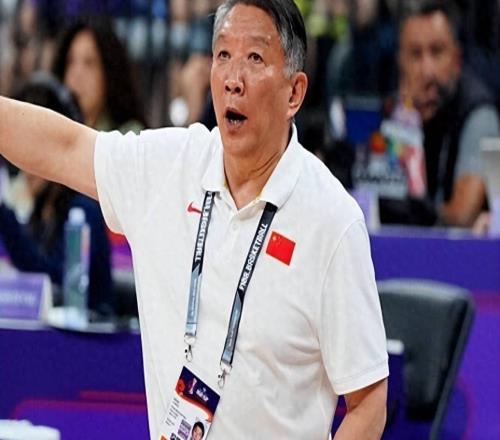 中國女籃世預(yù)賽提前晉級，王思雨大爆發(fā)，三人無語拖后腿