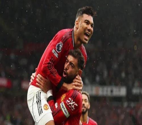 3名曼聯(lián)球員表態(tài)：希望卡塞米羅再留1年記者：卡塞米羅留隊反轉(zhuǎn)的談?wù)摳嗍乔楦猩?，而非基于實際情況