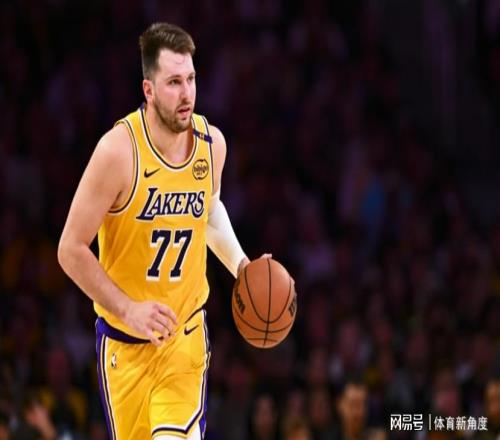 臥擦！錯判，湖人炸鍋了