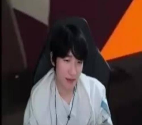 peanut評價BLG32BFX：兩個隊都很奇怪