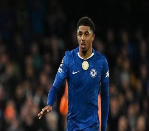 法媒：福法纳不会首发出战巴黎，古斯托能否首发仍不确定