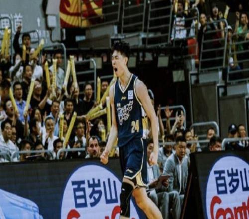 崔永熙：現(xiàn)在的體能大概就是打1015分鐘，比賽后腿還是會(huì)酸