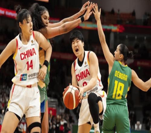 中國女籃8371力克巴西，張曼曼逆襲，雙塔戰(zhàn)術(shù)存短板