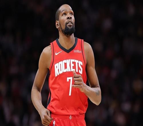 缺乏持球進攻能力和支配球能力，但火箭卻非要讓杜蘭特擔任控衛(wèi)