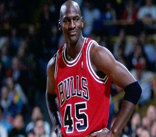 還記得他嗎身披公牛45號球衣，NCAA的天才后衛(wèi)卻在NBA徹底迷失