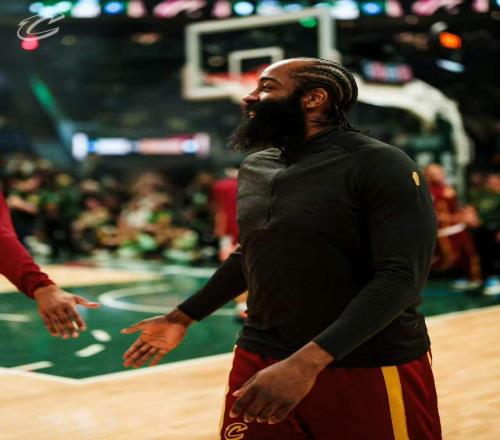 拒絕15分逆轉(zhuǎn)，騎士隊(duì)7分險(xiǎn)勝雄鹿！哈登27+6大爆發(fā)，米切爾14中4