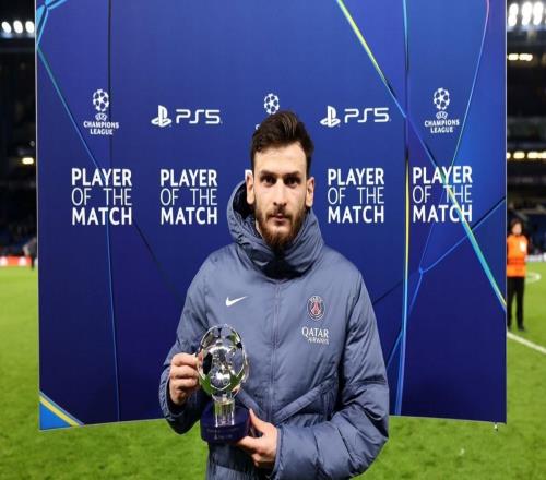 首開記錄，克瓦拉茨赫利亞當(dāng)選巴黎客戰(zhàn)切爾西全場(chǎng)最佳球員