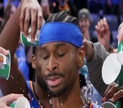 笑死了！用鞋子大帽對手！第一次見?。?！