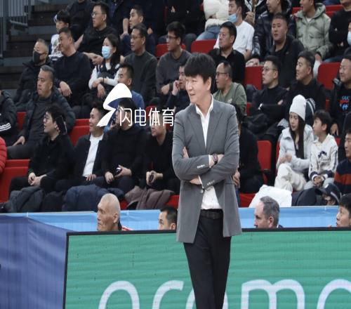 客戰(zhàn)領頭羊上海男籃，山東高速男籃背水一戰(zhàn)