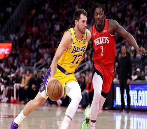 東契奇砍40分9板10助準(zhǔn)三雙，解鎖1600三分里程碑歷史最年輕