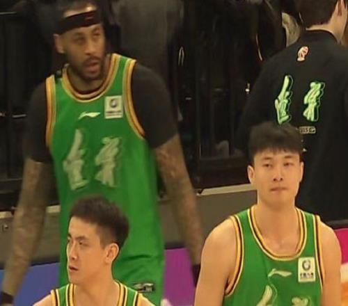 趙繼偉6+2！布羅金頓5+1，哈維4+2，鄢手騏7+1，遼籃領(lǐng)先廣州21分