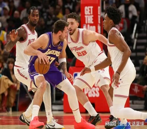 NBA最新排名出爐！湖人坐穩(wěn)第三，勇士掉第十，一隊給火箭送大禮