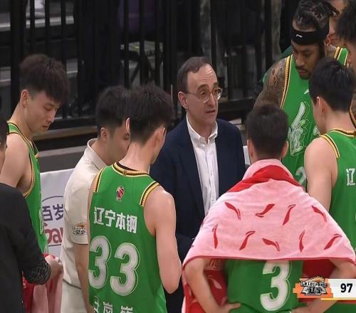 遼寧男籃六連勝，鄢手騏進步明顯廣廈輕取吉林，上海送山東連敗