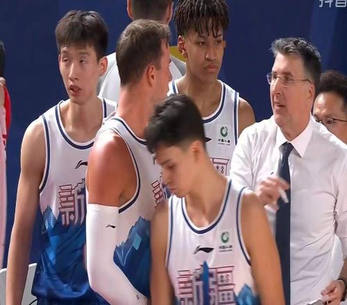 新疆男籃簽下第八名外援，身高1米88雙能衛(wèi)，NBA發(fā)展聯(lián)盟場均17+4