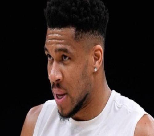 Shams：雄鹿希望字母哥放棄本賽季好好養(yǎng)傷，但遭到球員拒絕