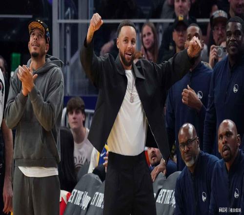 極端行為！球迷在球員通道拉扯庫(kù)里手臂，當(dāng)場(chǎng)被驅(qū)逐出場(chǎng)