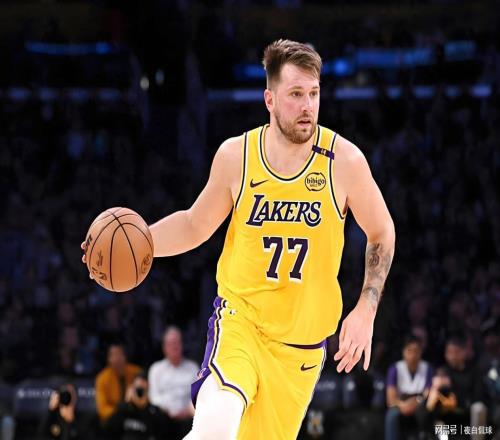 東契奇超越科比布萊恩特，成為洛杉磯湖人隊(duì)史第一人