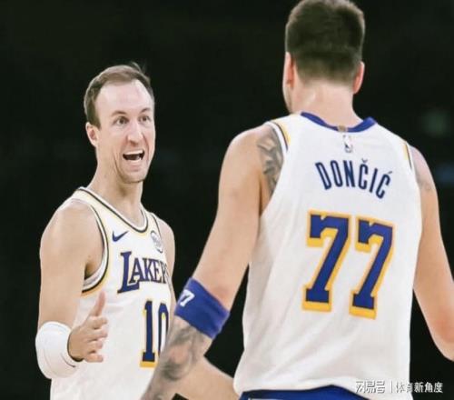 恭喜！東契奇，恭喜！里夫斯！1100萬(wàn)，帶刀護(hù)衛(wèi)妥了！