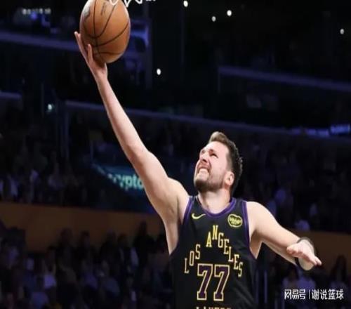 湖人雙殺東契奇首功，詹姆斯也被多方稱贊，客戰(zhàn)東部勁旅迎考驗