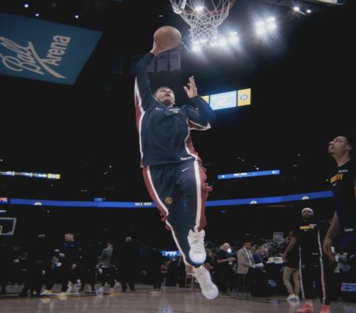 第二名傷退！單賽季同時(shí)奪籃板王+助攻王NBA前無(wú)古人的神跡！