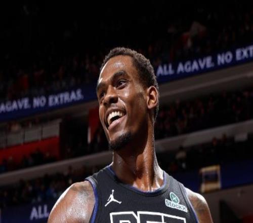 波神傷退追夢0分4失誤，落選秀22+7+8杜倫肆虐內(nèi)線，活塞雙殺勇士