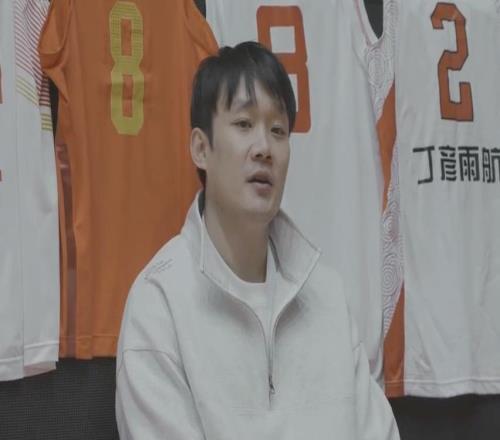 再見，“四字外援”！丁彥雨航退役，曾在山東男籃效力9個賽季