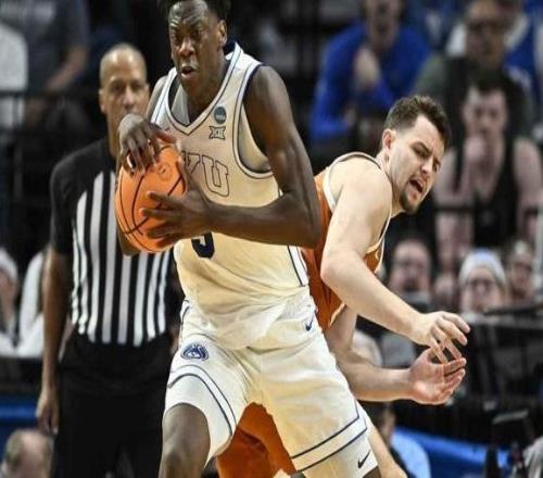 比肩庫里！BYU新生瘋?cè)仔憧褶Z35分10板，無奈慘遭一輪游