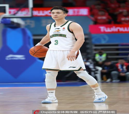 遼籃在主場的全副武裝顯然是為了迎接北京的挑戰(zhàn)追逐七連勝的夢太美好_CBA直播