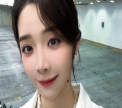 余霜分享活動返圖：超長待機居然已經(jīng)12小時了還有兩局比賽！